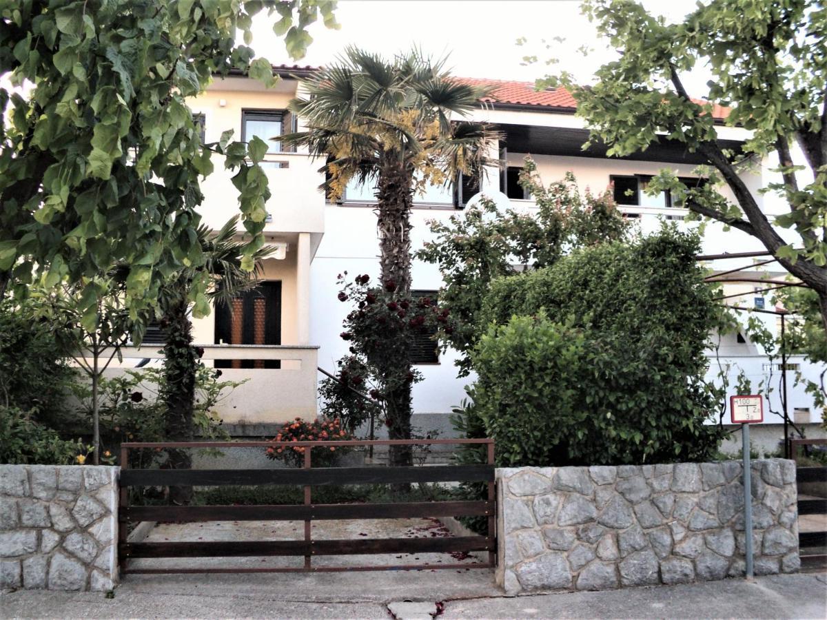 Apartments Nevenka คิร์ก ภายนอก รูปภาพ